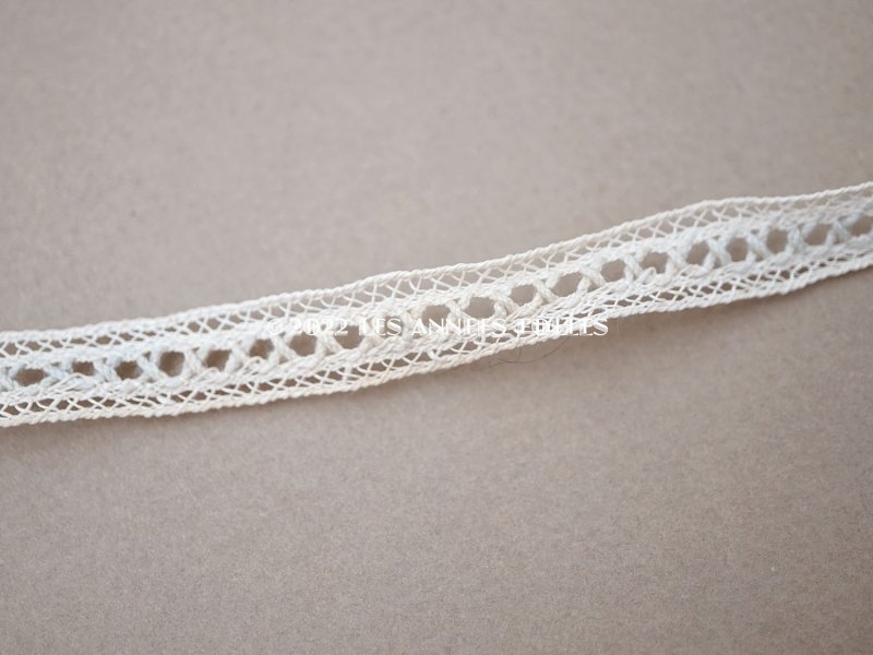 画像4: 1900年代 アンティーク レース オフホワイト&水色 3.2m 幅10mm