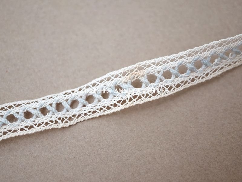 画像6: 1900年代 アンティーク レース オフホワイト&水色 3.2m 幅10mm