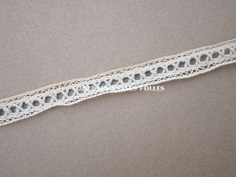 画像8: 1900年代 アンティーク レース オフホワイト&水色 3.2m 幅10mm