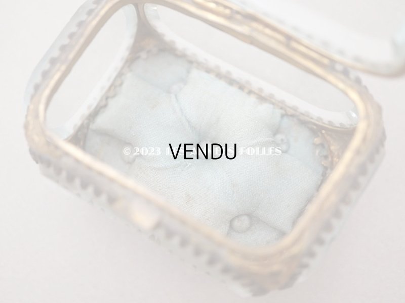 画像5: 19世紀末 アンティーク 小さなジュエリーボックス スモーキーブルーのクッション ロカイユ装飾の脚