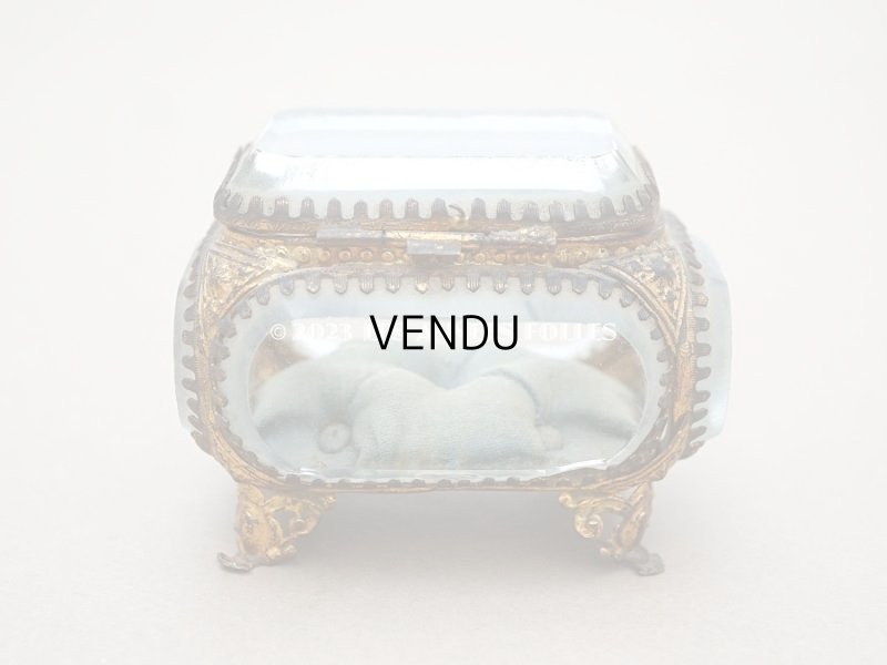 画像3: 19世紀末 アンティーク 小さなジュエリーボックス スモーキーブルーのクッション ロカイユ装飾の脚