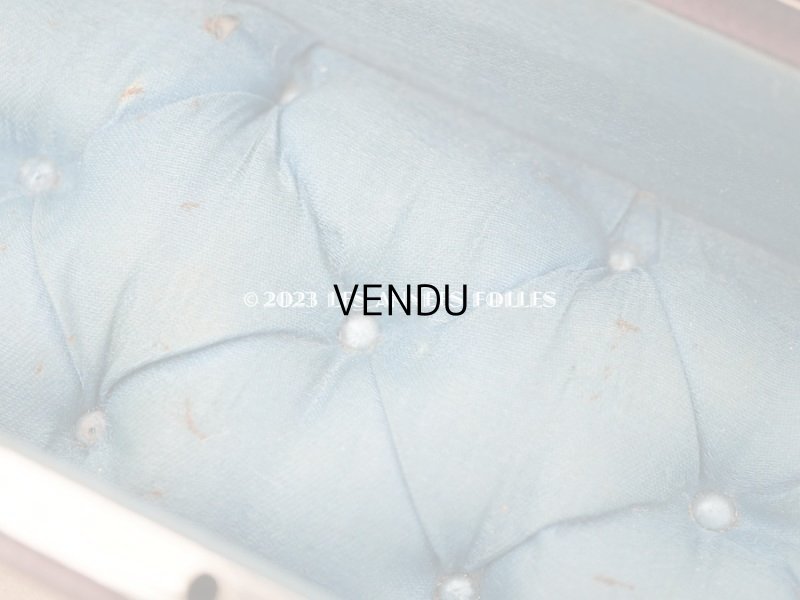 画像11: アンティーク 本革製 ジュエリーケース スモーキーブルーのシルク製クッション