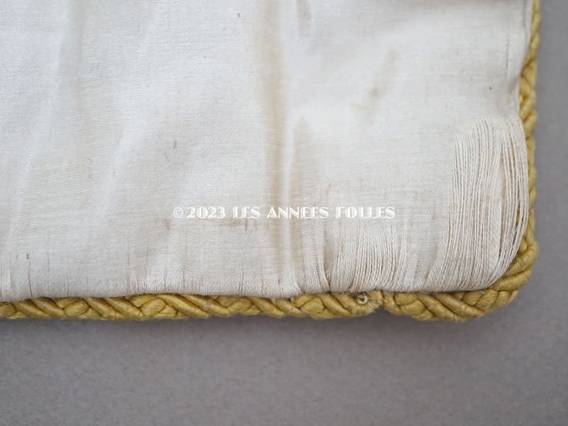 画像9: 19世紀末 アンティーク シルク製 ハンキーケース 百合の紋章 ハンドペイント