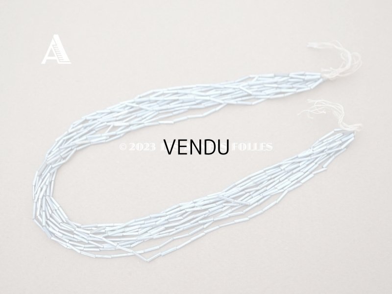 画像4: アンティーク 極小 スフレビーズ　 淡いメタリックブルー ライン入り 1×7mm 約480〜520ピース　吹きガラス製 ビーズ