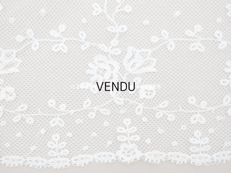 画像5: アンティーク 花の刺繍入り 幅広レース アイボリー　43cm 幅28cm