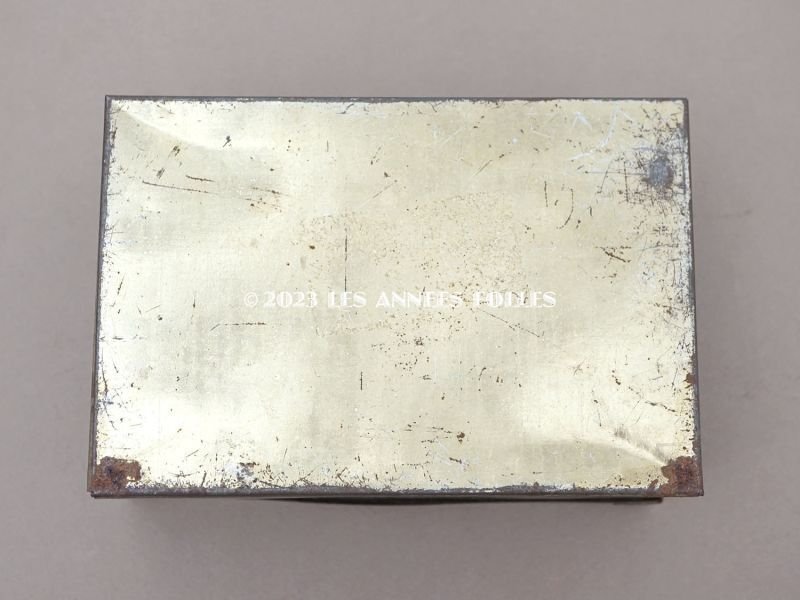 画像3: 19世紀 アンティーク 子猫たち ラングドシャのメタル缶 LANGUES DE CHAT- MAISON MATHE -