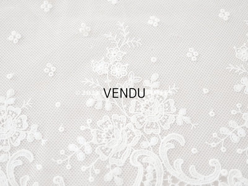 画像3: アンティーク 花の刺繍入り 幅広レース オフホワイト　61cm 幅14.8cm