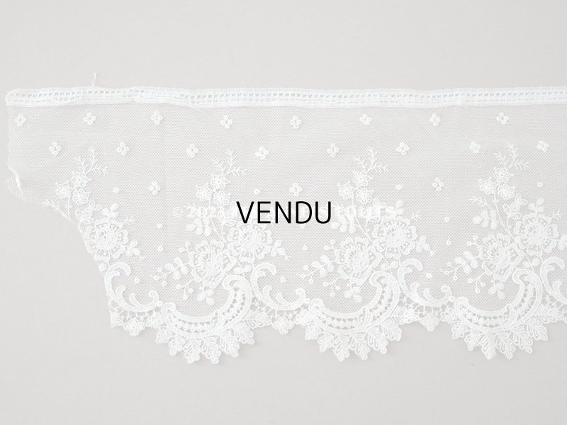 画像5: アンティーク 花の刺繍入り 幅広レース オフホワイト　61cm 幅14.8cm
