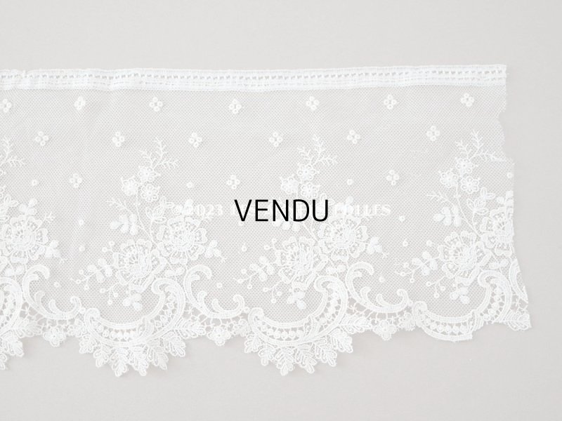 画像7: アンティーク 花の刺繍入り 幅広レース オフホワイト　61cm 幅14.8cm