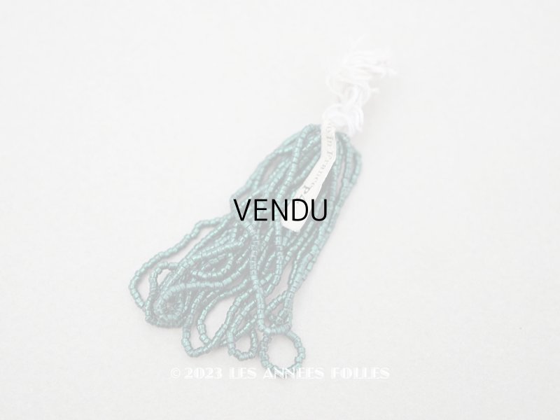 画像1: 1900年代 アンティーク 極小 メタル製 筒型 ビーズ ビリヤードグリーン　メタルビーズ P4　キャビアビーズ