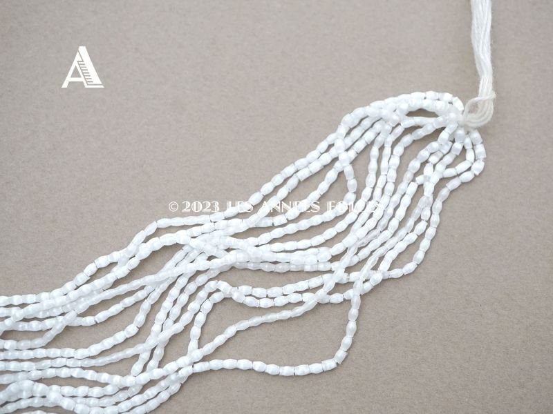 画像6: アンティーク 極小 スフレビーズ ライン入り パールホワイト サティネビーズ 約1.5×2.5mm  約600ピース