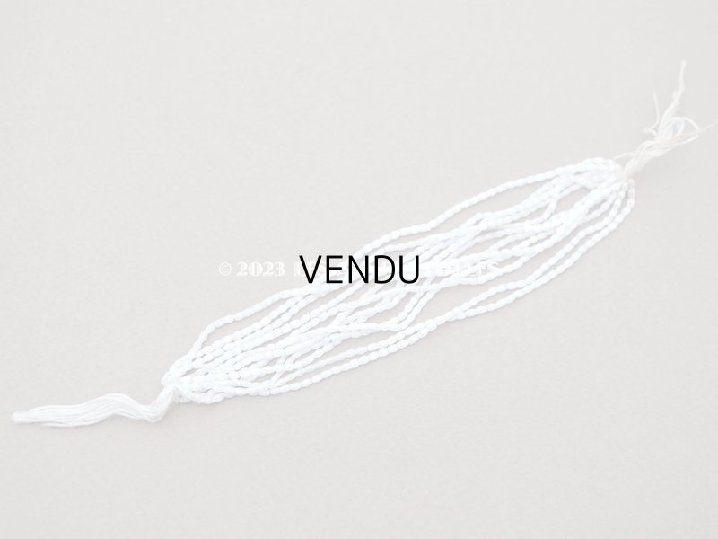 画像3: アンティーク 極小 スフレビーズ ライン入り パールホワイト サティネビーズ 約1.5×2.5mm  約600ピース