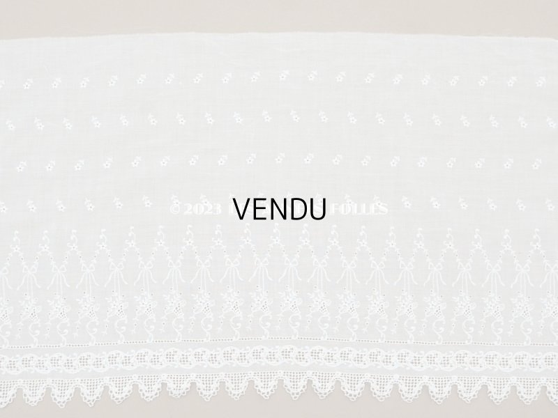 画像3: 【13周年セール対象外】アンティーク 幅広レース リボンが結ばれた花かごの刺繍入り 2.2m 幅33.5cm　ペチコートの裾