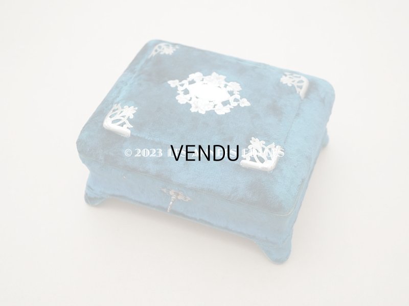 画像4: 19世紀末 アンティーク 裁縫箱　パウダーピンクのシルククッション＆ブルーグリーンのベルベット