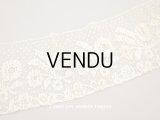 アンティーク プリーツレース　花模様 アイボリー　1.1m 幅10.5cm