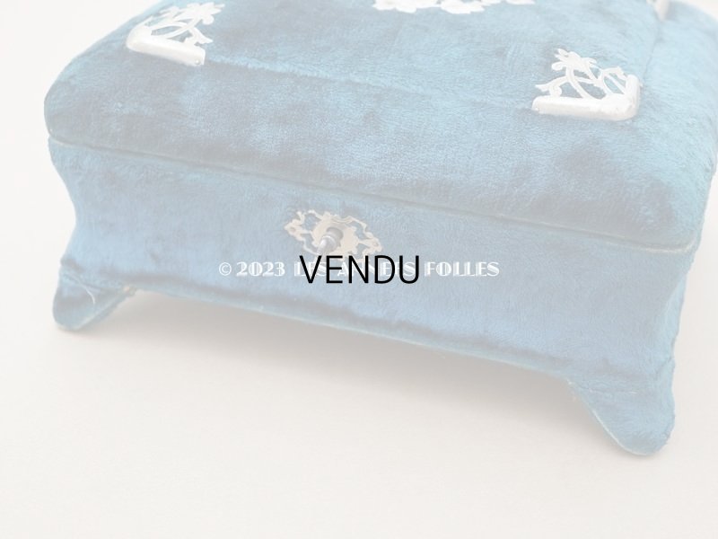 画像14: 19世紀末 アンティーク 裁縫箱　パウダーピンクのシルククッション＆ブルーグリーンのベルベット