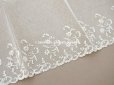画像2: アンティーク 花の刺繍入り 幅広レース エクリュ　1.4m 幅14.4cm (2)
