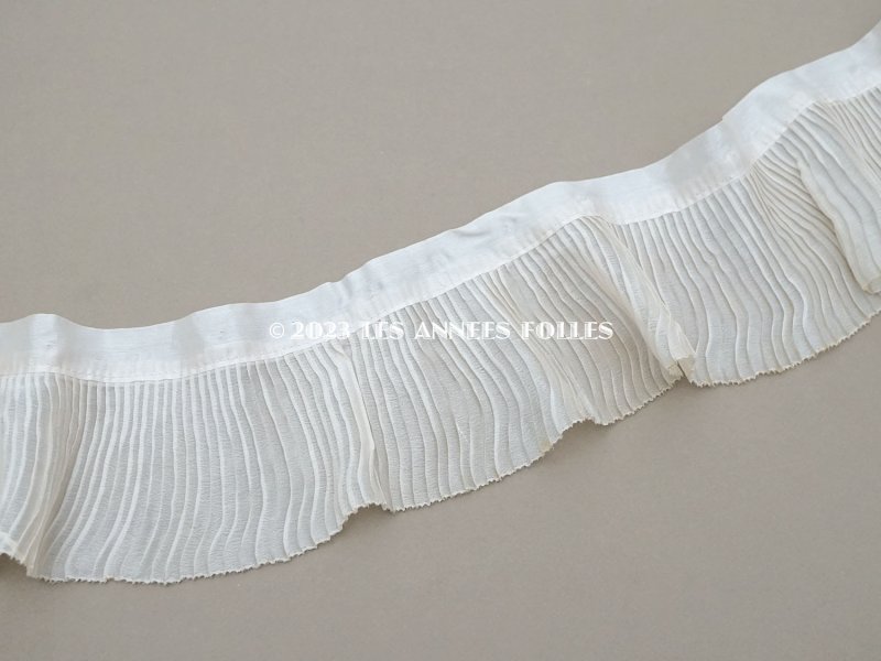 画像4: アンティーク シルク製 幅広 プリーツリボン オフホワイト&アイボリー  11cm幅