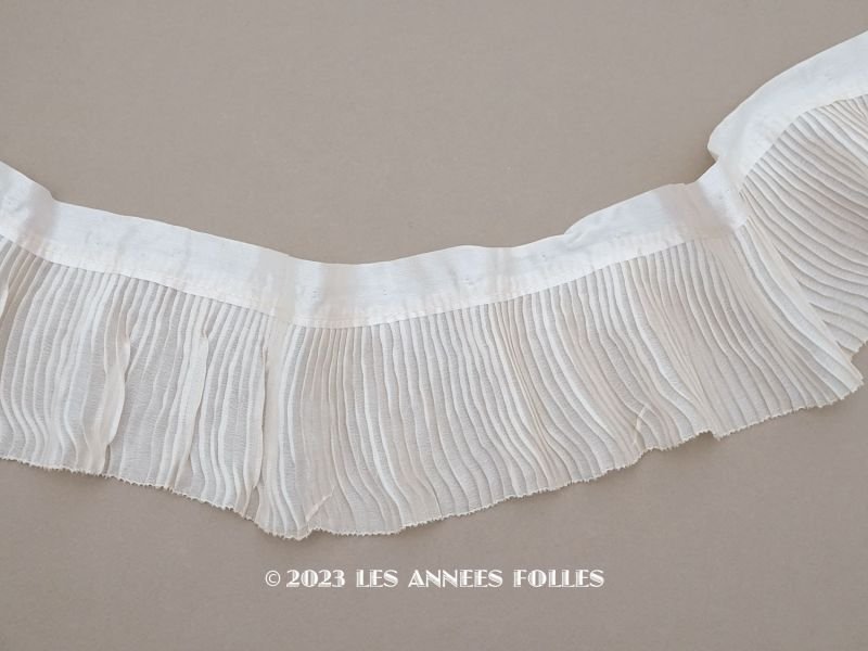 画像1: アンティーク シルク製 幅広 プリーツリボン オフホワイト&アイボリー  11cm幅  