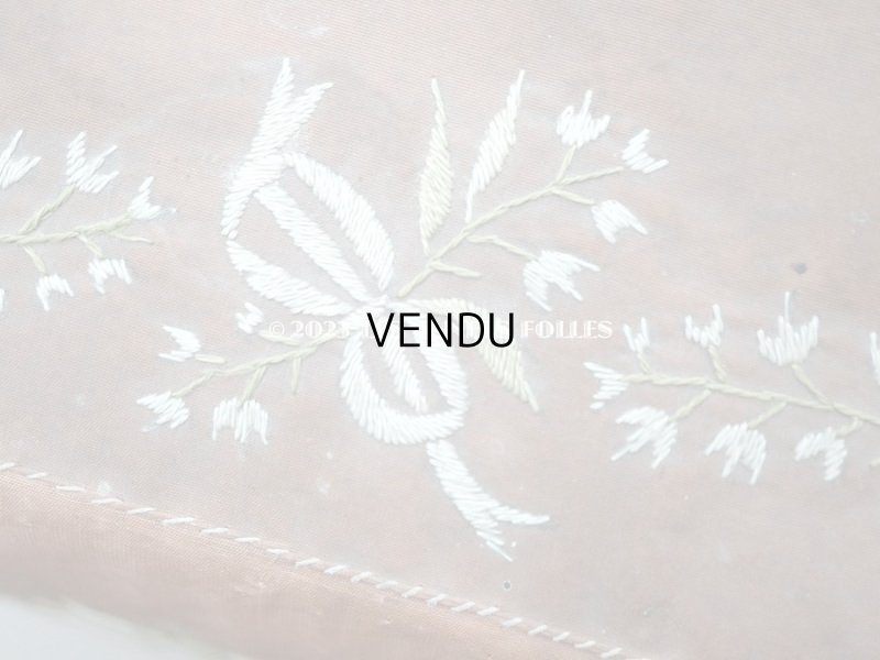 画像8: 19世紀初頭 アンティーク シルク製ボックス 王冠紋章&鈴蘭とリボンのガーランドの刺繍入り