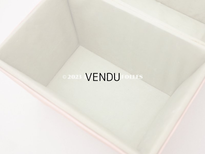 画像20: 19世紀初頭 アンティーク シルク製ボックス 王冠紋章&鈴蘭とリボンのガーランドの刺繍入り