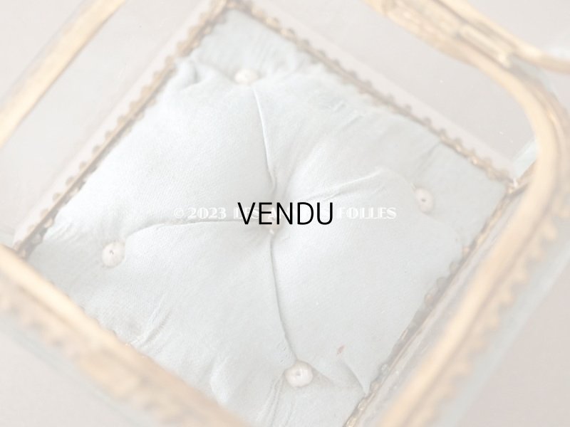 画像6: 19世紀末 アンティーク ジュエリーボックス スモーキーブルーのシルククッション