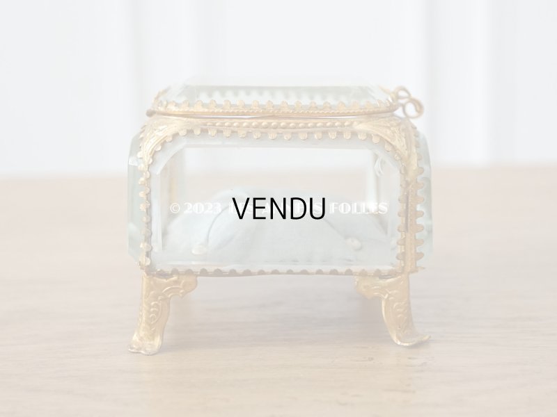 画像9: 19世紀末 アンティーク ジュエリーボックス スモーキーブルーのシルククッション