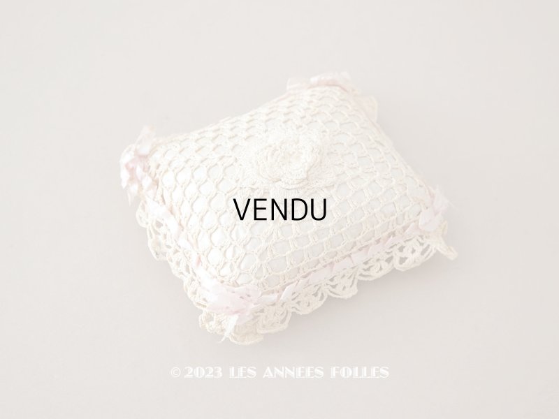 画像1: ＊蚤の市＊アンティーク ピンクッション ピンクのリボン＆クロシェレース