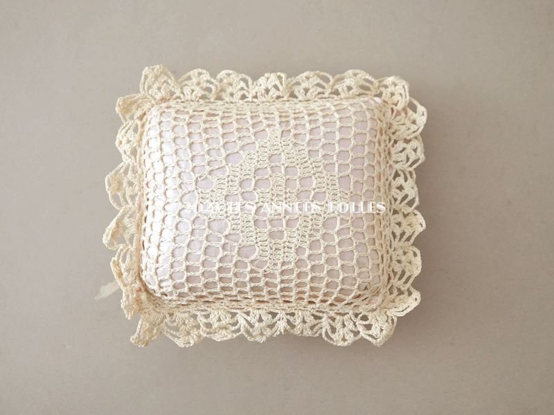 画像4: アンティーク ピンクッション ピンクのリボン&クロシェレース