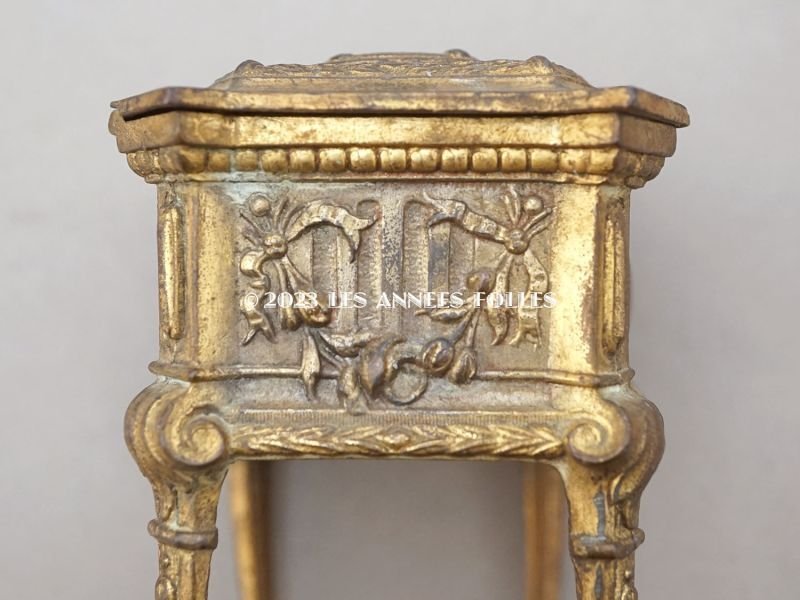 画像14: アンティーク 薔薇&リボンのガーランドのジュエリーケース ルイ16世スタイル パウダーブルーのシルク製クッション