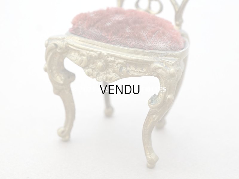 画像6: アンティーク 椅子型 ジュエリースタンド ベルベットのクッション