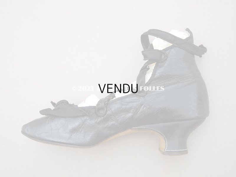 画像10: 19世紀末 アンティーク 大きなリボン付き  小さなレザーシューズ シルクサテンリボンのレースアップ