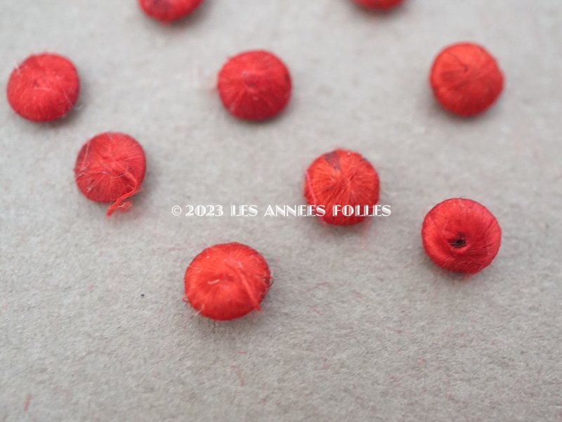 画像2: アンティーク ドール用 シルク製 くるみボタン 極小 4.5mm 赤＆ボルドー 9ピースのセット