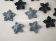 画像4: アンティーク 布花材料  ベルベットの花びらのセット 黒　29ピースのセット 2.8cm (4)