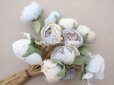 画像3: アンティーク 淡いブルー＆ホワイトの薔薇の布花 (3)