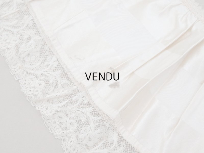 画像9: 19世紀末 アンティーク  ドレスの裾 シルクサテン＆レース 2.3m 25cm幅 淡いピンクページュ