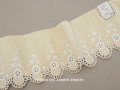 アンティーク シルク製 幅広 ベルベットのリボン 花刺繍＆透かし柄  アイボリー 幅10.9cm