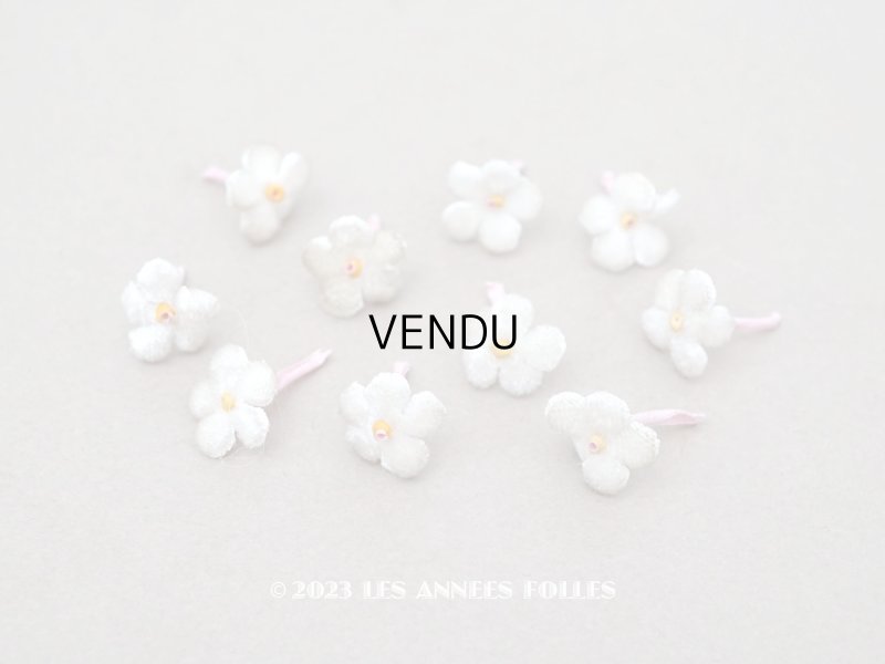 画像1: アンティーク 布花材料  ベルベットの花びらのセット ライトグレイ　10ピースのセット 1.5cm