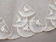 画像2: 未使用 1930年代  アンティーク 薔薇刺繍入り アイボリー色のレース　1.15m (2)