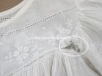 画像13: アンティーク ベビードレス 花模様のホワイトワーク 手刺繍