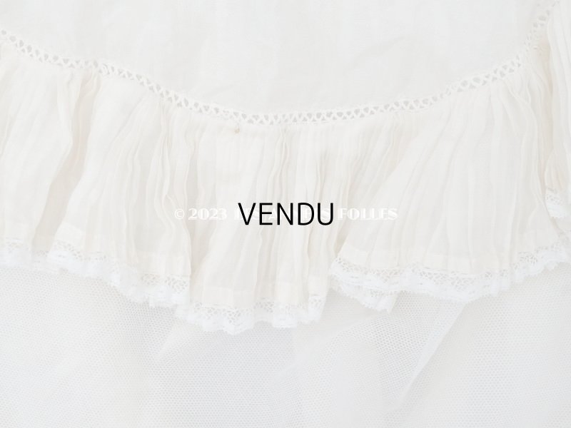 画像17: 1900年頃 アンティーク ベビー用ケープ シルクのプリーツ＆プリンセスレース