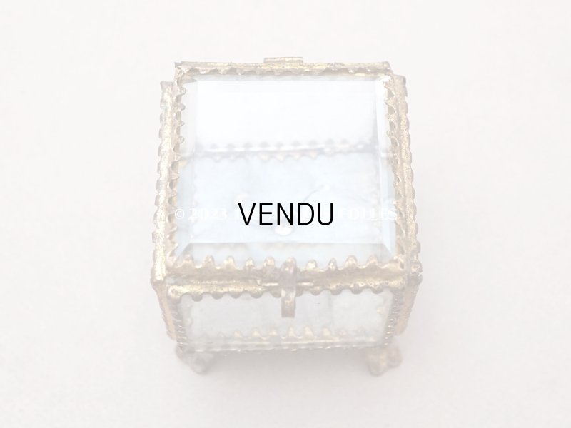 画像5: 19世紀末 アンティーク ジュエリーボックス スモーキーブルーのシルククッション 