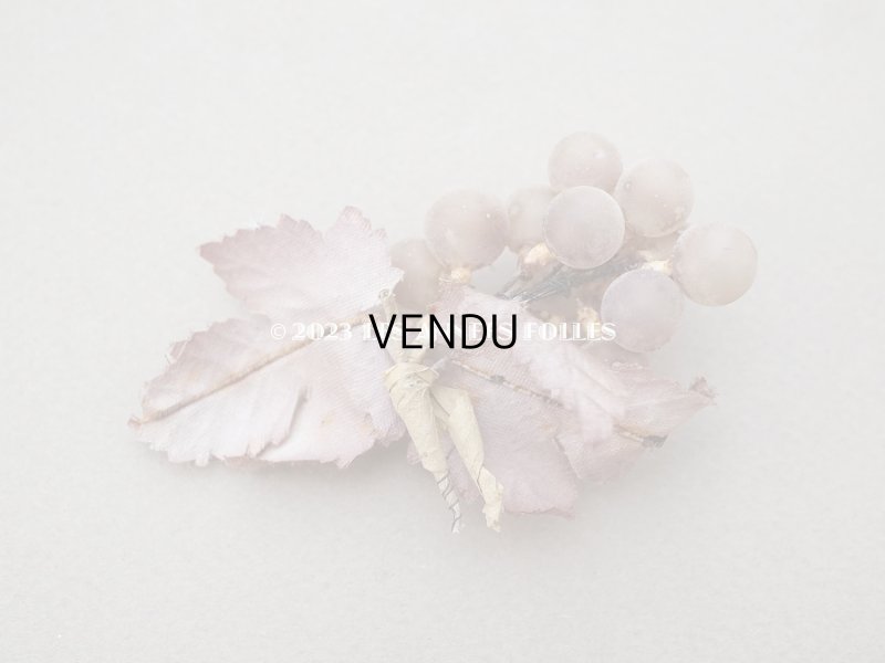 画像7: 1900年頃 アンティーク 吹きガラス製 小さな葡萄のコサージュ ドールハット用