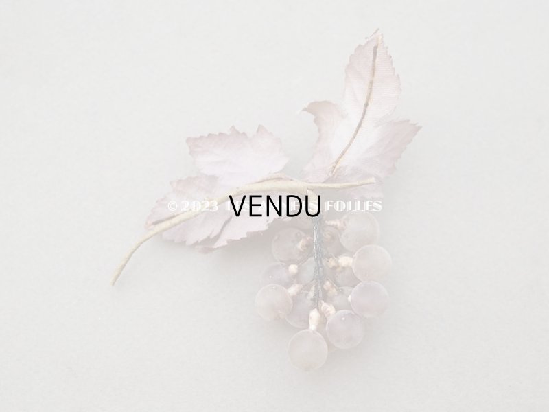 画像4: 1900年頃 アンティーク 吹きガラス製 小さな葡萄のコサージュ ドールハット用