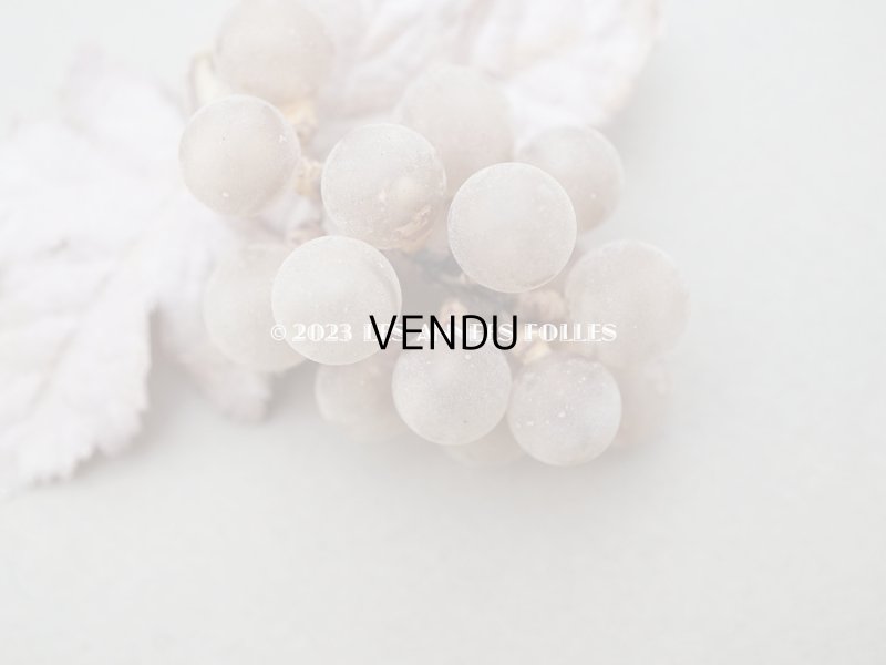 画像9: 1900年頃 アンティーク 吹きガラス製 小さな葡萄のコサージュ ドールハット用