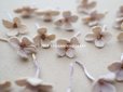 画像3: アンティーク 布花材料  小さなベルベットの花びらのセット 淡いラヴェンダー　42ピースのセット 