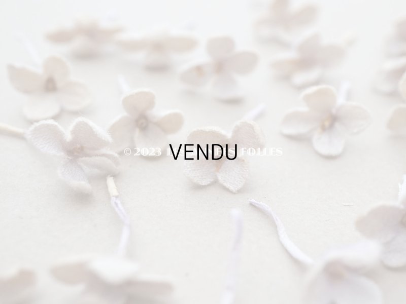 画像3: アンティーク 布花材料  小さなベルベットの花びらのセット 淡いラヴェンダー　42ピースのセット 