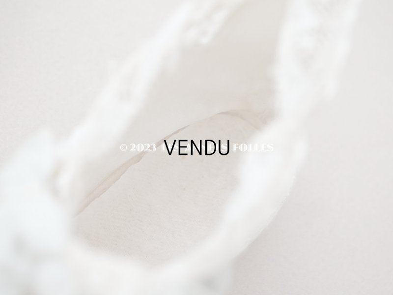 画像14: 1900年頃 アンティーク ベビーシューズ  淡いブルーグリーンのシルクリボン&花模様のカットワークレース