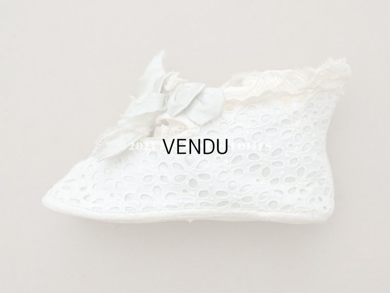 画像6: 1900年頃 アンティーク ベビーシューズ  淡いブルーグリーンのシルクリボン&花模様のカットワークレース