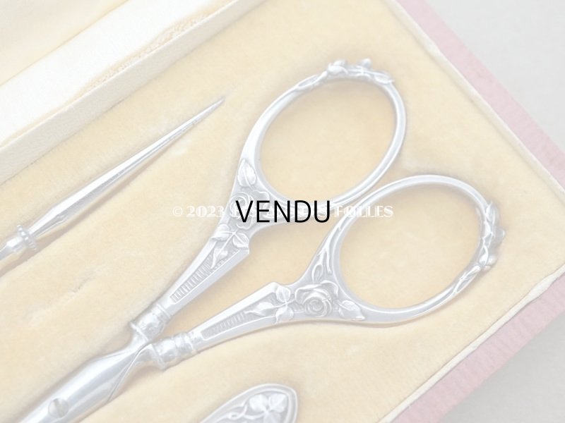 画像3: アンティーク シルバー製 薔薇の裁縫道具セット